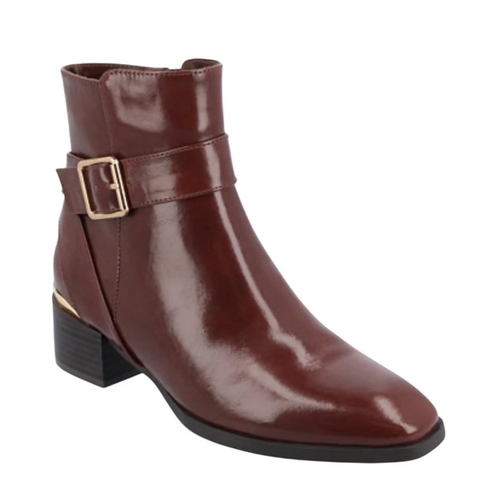 Journee Collection Elley bootie in vegan leather with a 1 1/2" block heel size 8